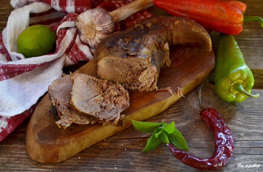 Говяжий язык с запеченными овощами