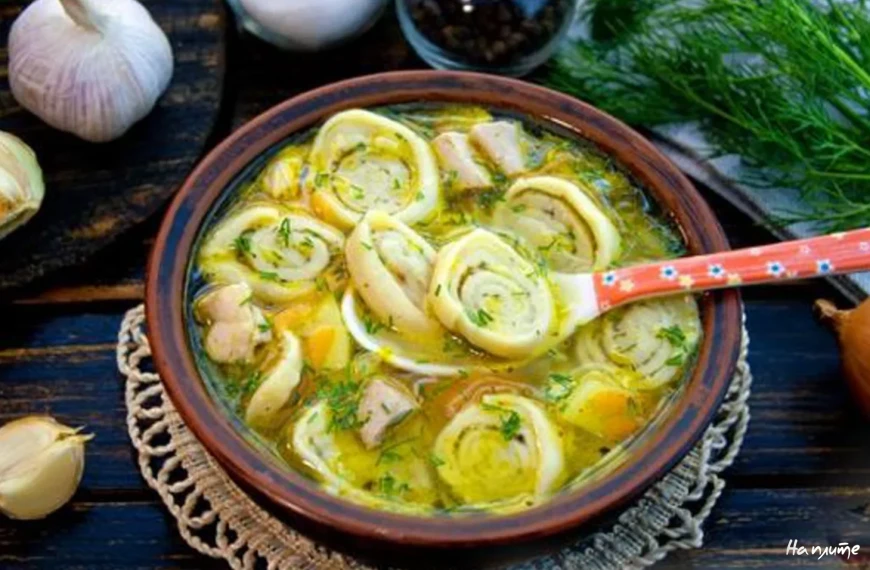 Суп с чесночными клецками